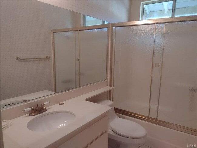 Building Photo - 594 La Costa Dr