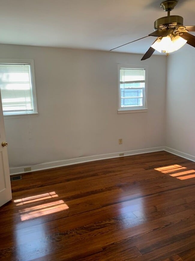 Building Photo - Wonderful lower unit with fresh paint