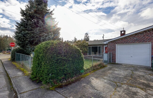 Building Photo - Desirable Tumwater Hill 1960's classic charmer with 2 beds, 1 bath, attached garage. New paint an...