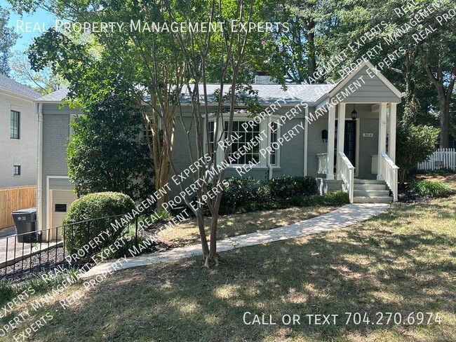 Building Photo - Charming 4BR/2.5BA Home in the heart of Fr...