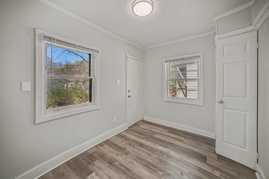 Building Photo - 5626 Park Ave