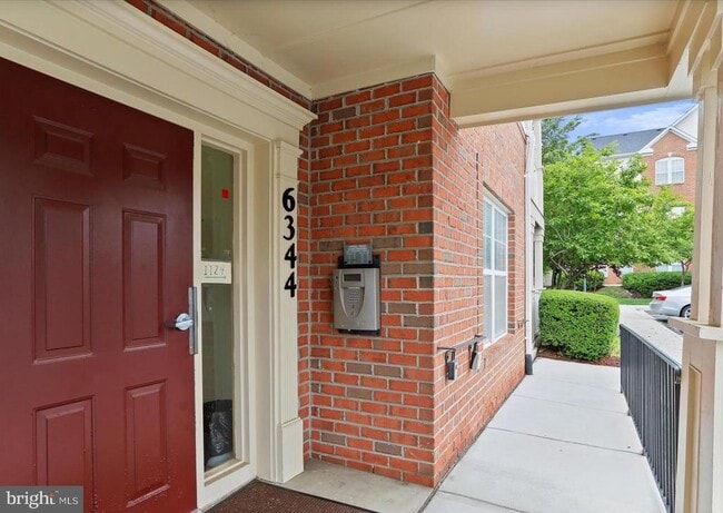 Building Photo - 6344 Springwater Terrace