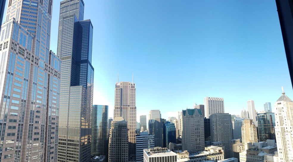 Building Photo - 235 W Van Buren St