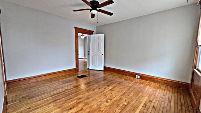 Building Photo - 125 Hillman St