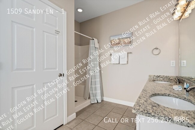 Building Photo - 1509 Sandy Ln