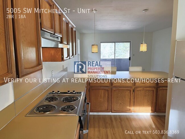 Building Photo - 5005 SW Mitchell St