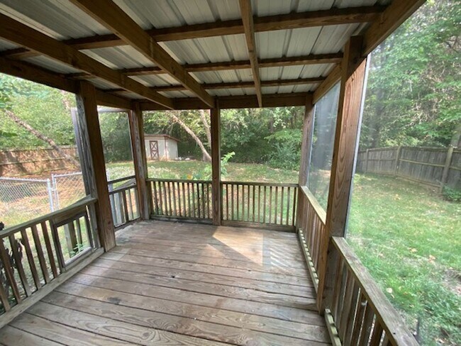 Building Photo - Cute 3 bedroom home in west Fayetteville