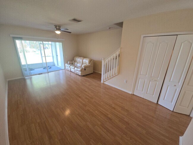 Building Photo - 2-Bedroom, 2.5-Bathroom Townhouse in Zephyrhills