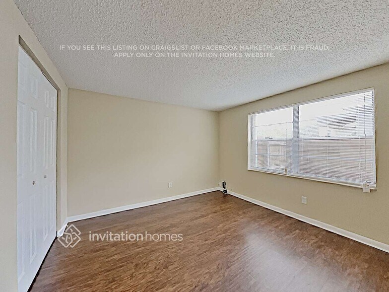 Building Photo - 16334 Bonneville Dr