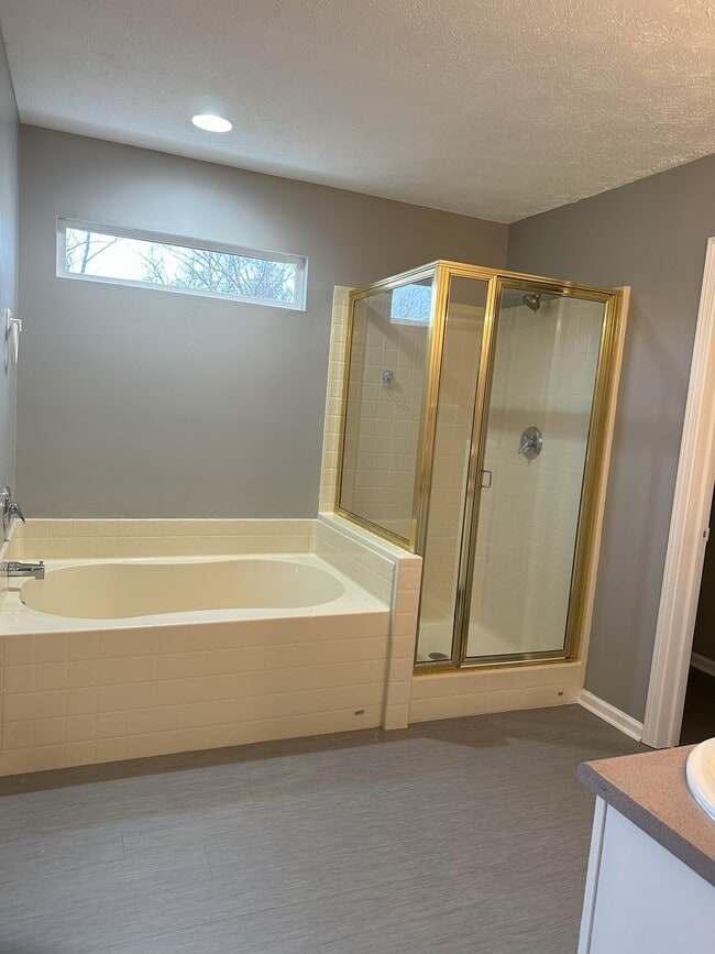 Building Photo - 4910 Clarkson Dr