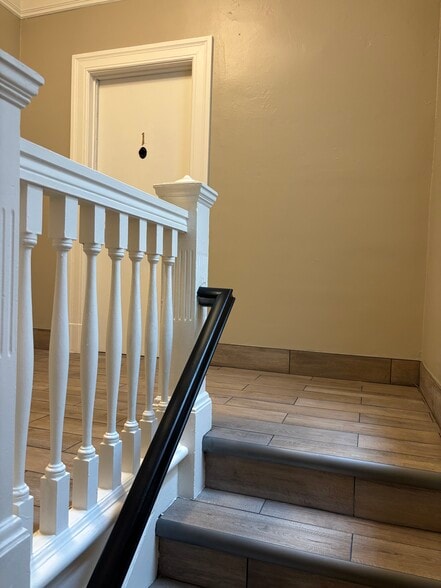 stair to apartment - 1101 Leavenworth St