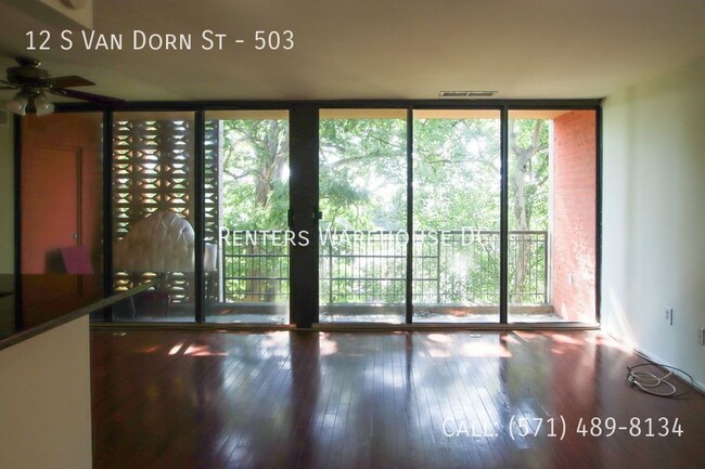 Building Photo - Light-filled 1Bd/1Bth in West End Condos i...