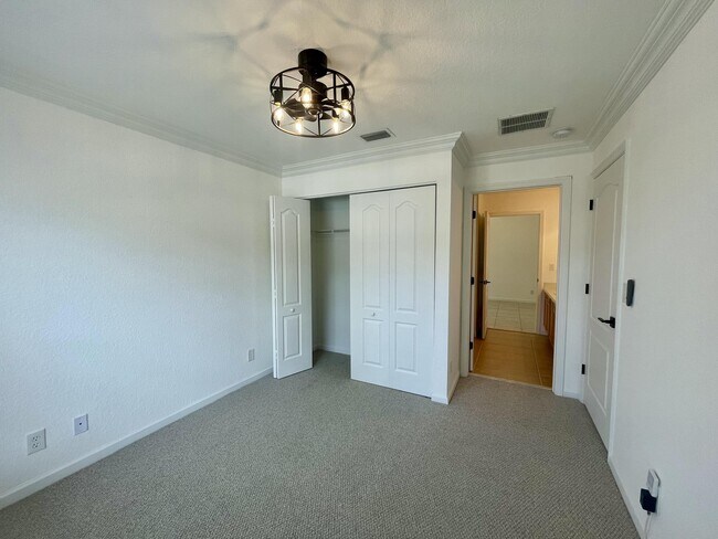 Building Photo - 110 Newberry Ln