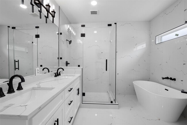 Building Photo - 6623 Cohn St