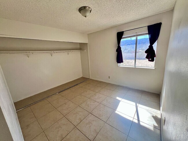 Building Photo - 6001 Mariposa Ave