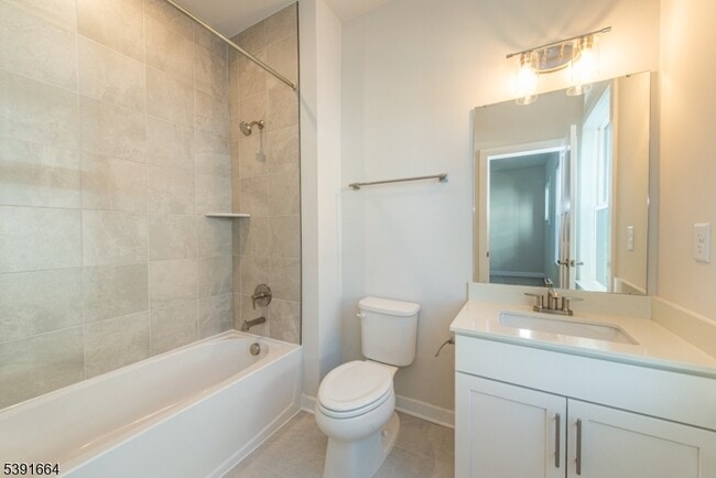 Building Photo - 14 Willow Ln