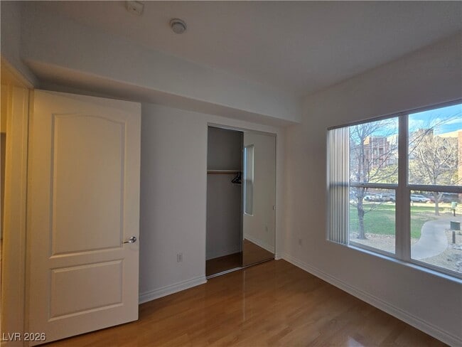 Building Photo - 62 E Serene Ave