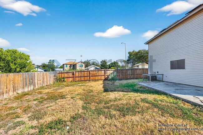 Building Photo - 5515 Champions Hill Dr