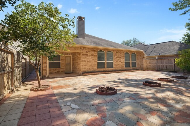 Building Photo - 13415 Highland Park Ct