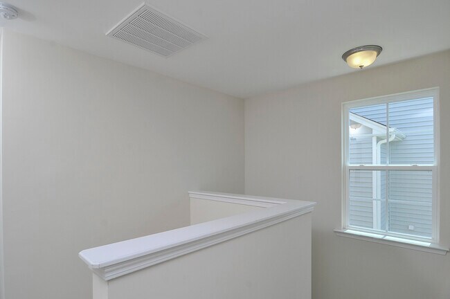 Building Photo - 429 Eastfair Dr