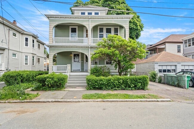 Building Photo - 55 Surrey St
