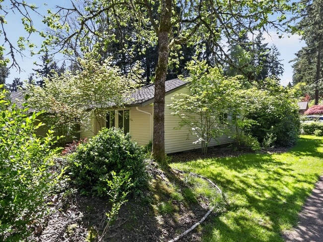 Building Photo - Fully Remodeled Single-Level in Four Seasons — Central A/C, Dual-Pane Windows, Engineered Hardwoo...