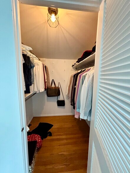 Building Photo - 434 Park Ln