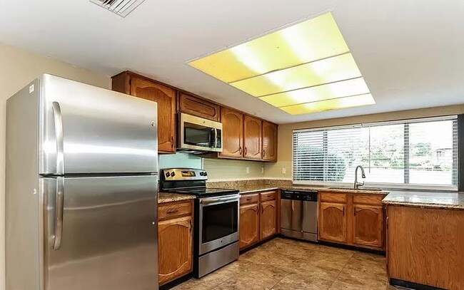 Building Photo - 2308 Escalante Ave