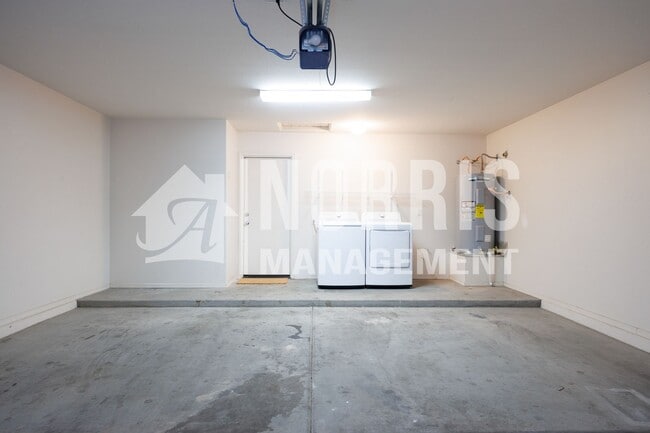 Building Photo - Beautiful Home for Rent NOW