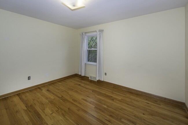 Building Photo - 1616 Morton Ave