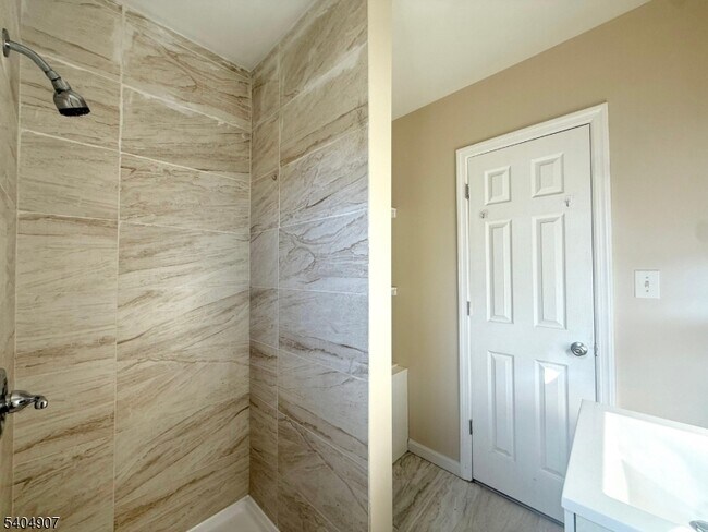 Building Photo - 58 Florida St