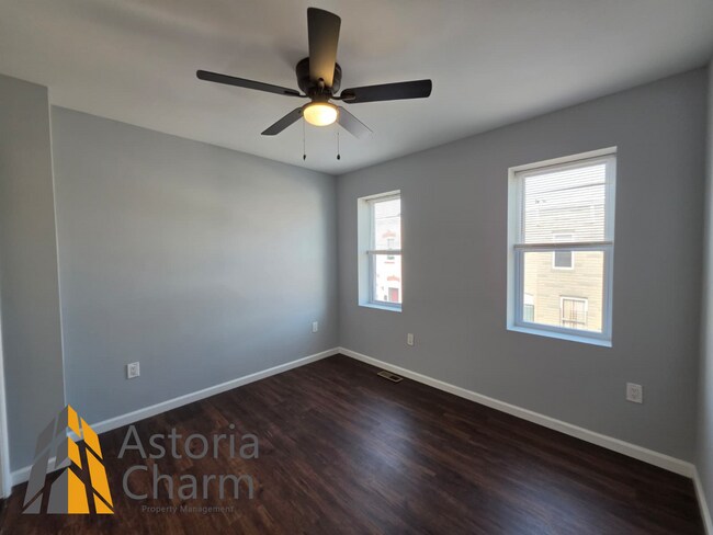 Building Photo - Renovated 2 Bedroom + Den, 3 Bath Home with Ensuites, Finished Basement and Stainless Appliances