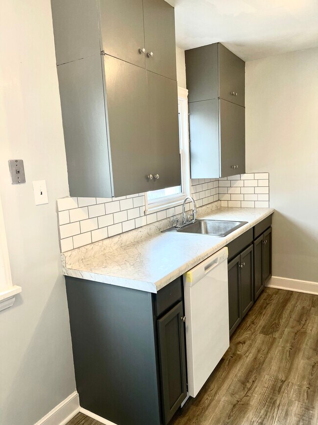 Building Photo - 515 E William St