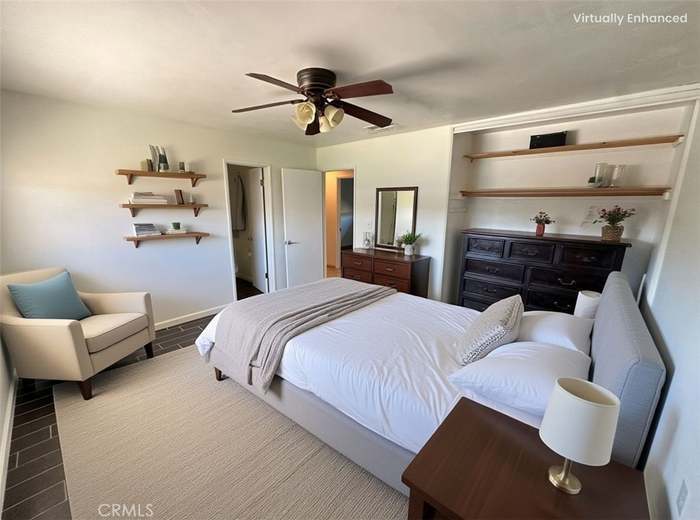 Building Photo - 979 N Gardena Ave