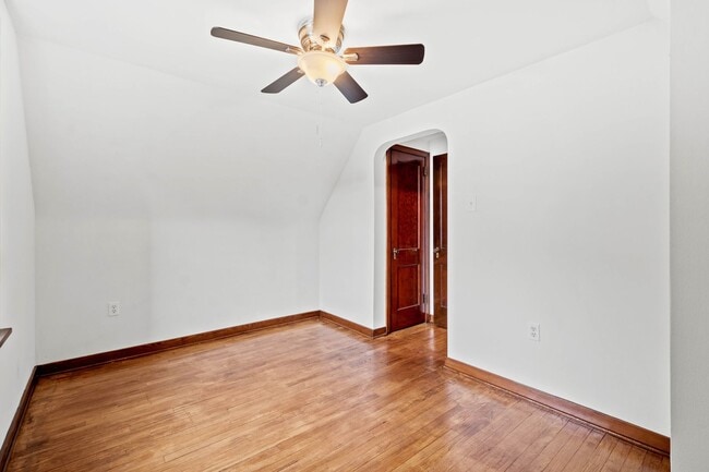 Building Photo - AVAILABLE SEPT 1st!! Check out this BEAUTIFUL & UPDATED home in Penn Hills!