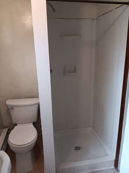 Building Photo - 2550 Silver Lake Spur