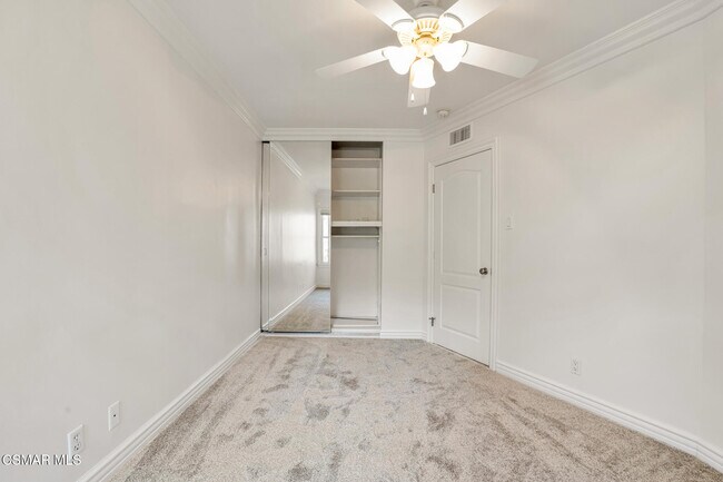 Building Photo - 6045 Sunnyslope Ave