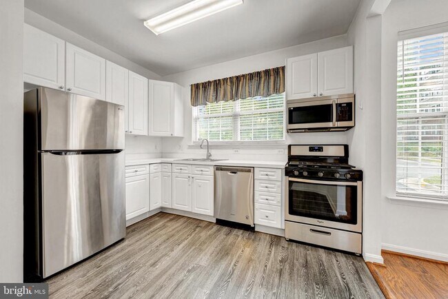 Building Photo - 4200 Mozart Brigade Ln