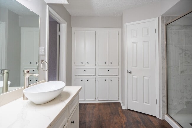 Building Photo - 13314 Ravensway Dr