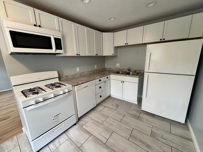 Building Photo - 3234 Heatherton Dr