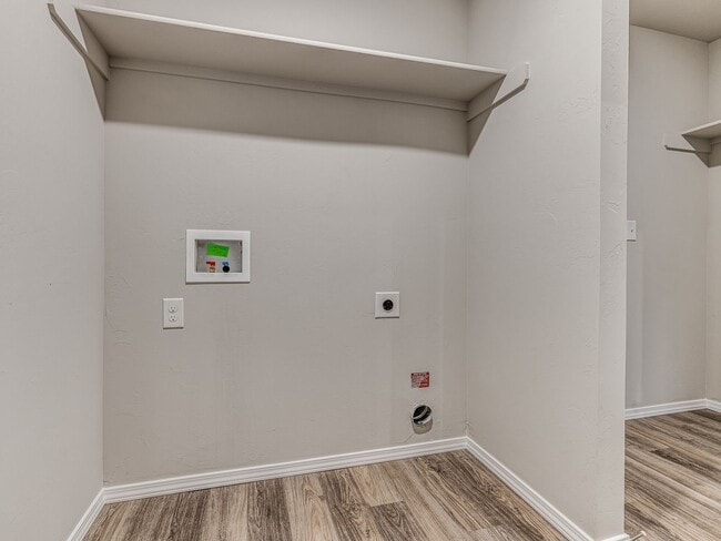 Building Photo - Brand New Construction + 4 bedrooms + Must...