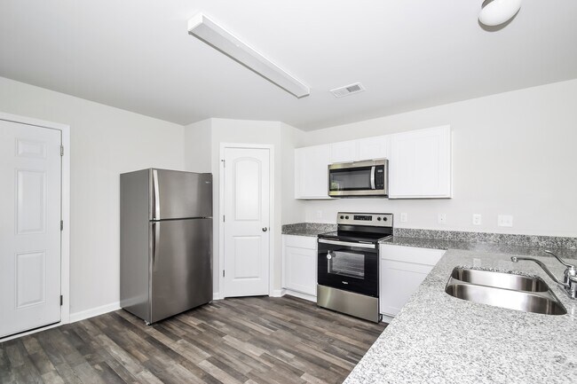 Building Photo - 29 Lake Pamona Rd