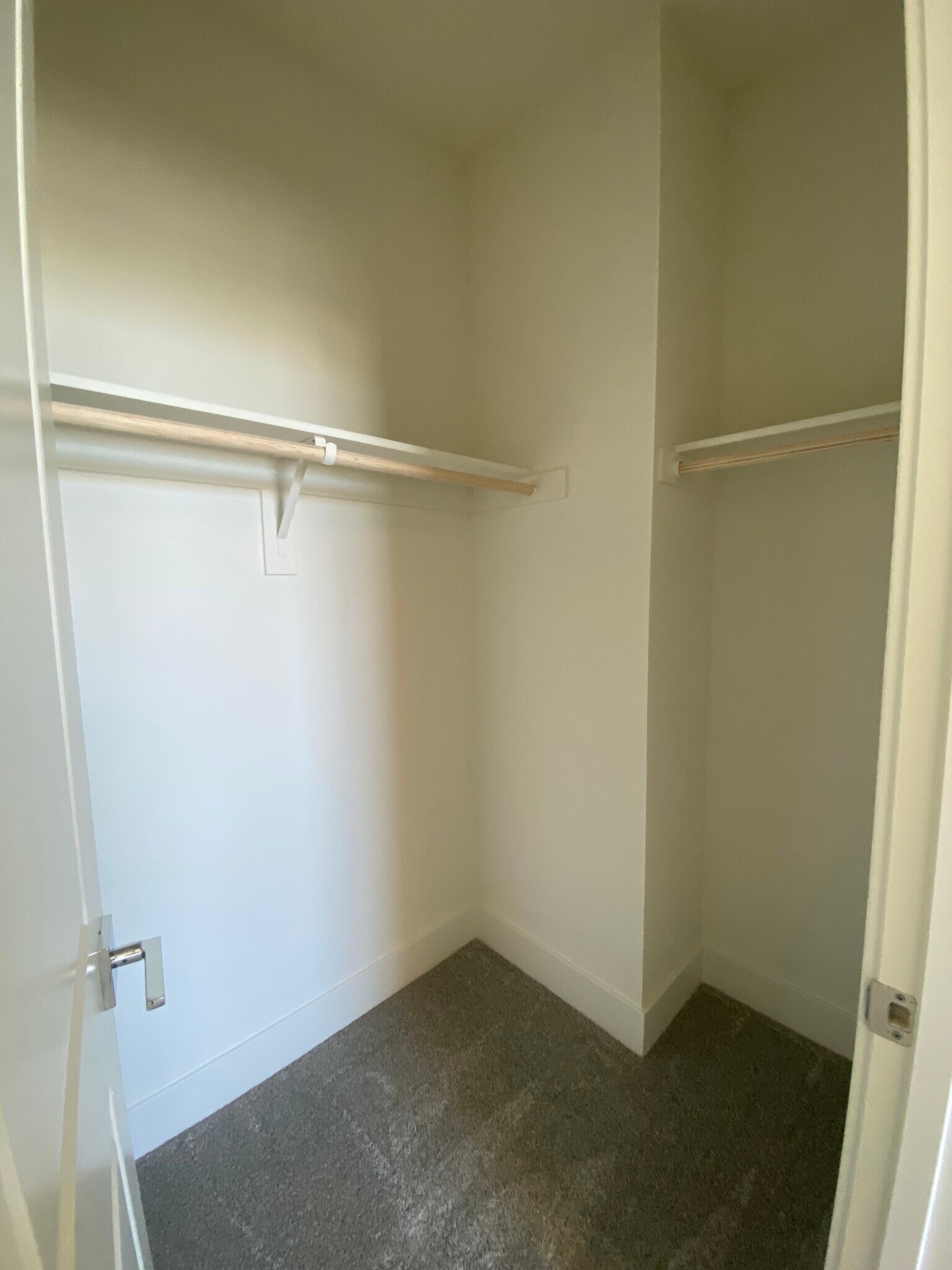 Building Photo - 2466 Elan Dr