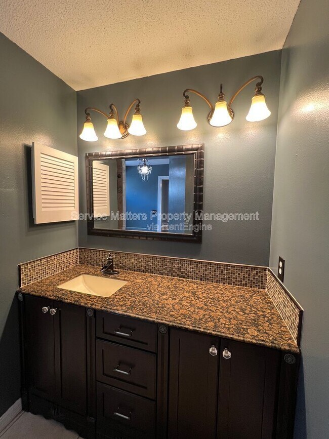 Building Photo - 5784 Twisted Oak Ct