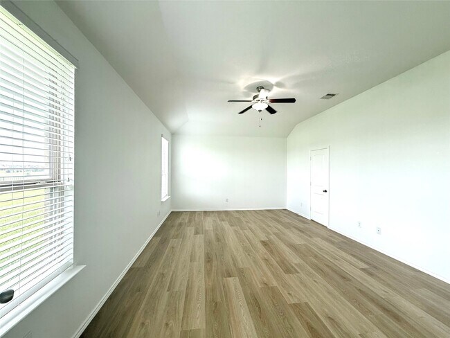 Building Photo - 23603 Legano Dr