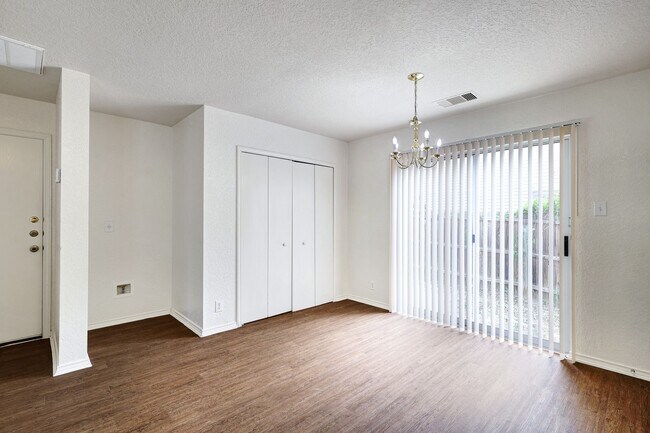 Building Photo - Renovated Two-Story in Bridgewood with Com...