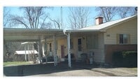 Building Photo - G3209 W Court St
