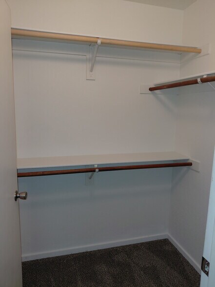 Building Photo - 7885 W Flamingo Rd