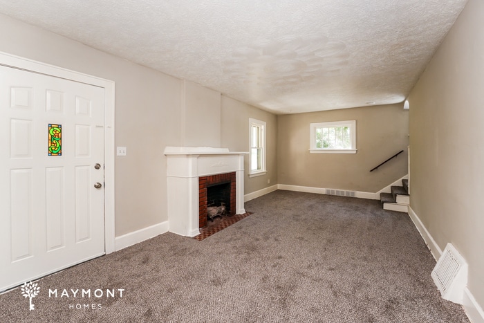 Building Photo - 1420 Oakwood Ave