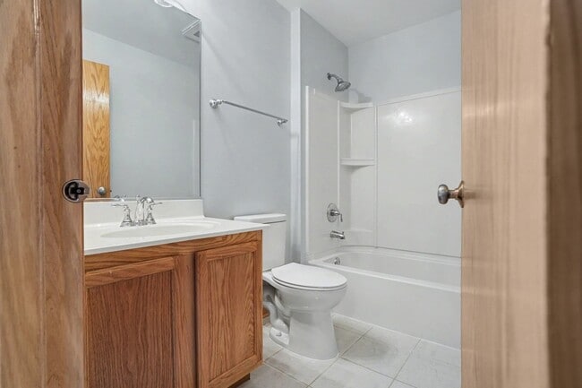 Building Photo - 937 Emerald Dr